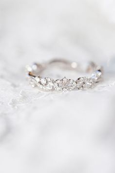 30+ Stunning Engagement Rings Nobody Can Resist! His And Her Wedding Rings, Gorgeous Wedding Bands, Delicate Engagement Ring, Antique Engagement Ring, Stunning Engagement Ring, Put A Ring On It, Vintage Engagement, Dream Ring, Ring Ring