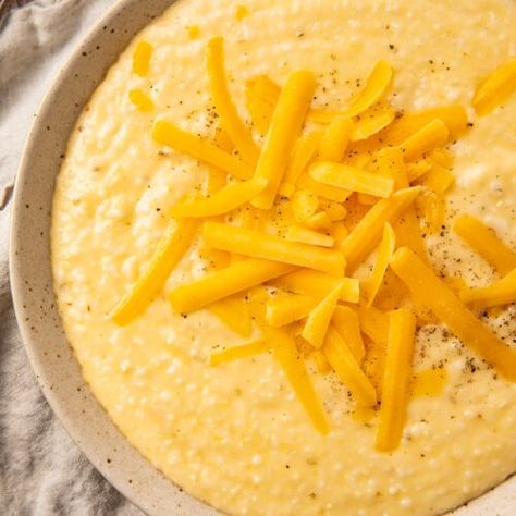 Cheese Grits (Stone-Ground & Quick Grits Options) - 40 Aprons Cheesey Grits, Easy Cheese Grits, Stone Ground Grits Recipe, Grits Recipe Breakfast, Cheesy Grits Recipe, Cheese Grits Recipe, Quick Grits, Instant Grits, Stone Ground Grits