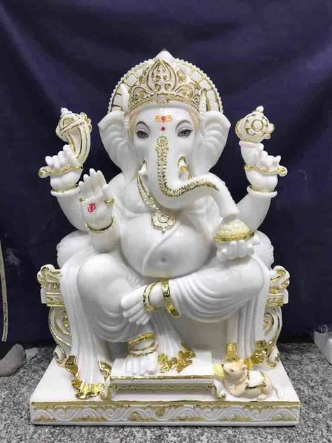 Ganesh Marble Murti, Pre Wedding Photoshoot Beach, Clay Ganesha, Chinese Dragon Art, Bhagvan Wallpapers, Gold Statue, Housewarming Decorations, Photoshoot Beach, Ganesha Statue