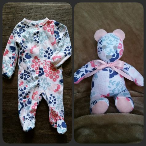 A unique idea for repurposing those cute little onesies that no longer fit, and you just can't seem to part with. Memory Bears Pattern Free, Old Baby Clothes, Memory Bears Pattern, Bear Patterns Free, Keepsake Bear, Kids Memories, Diy Bebe, Baby Sleepers, Memory Bear