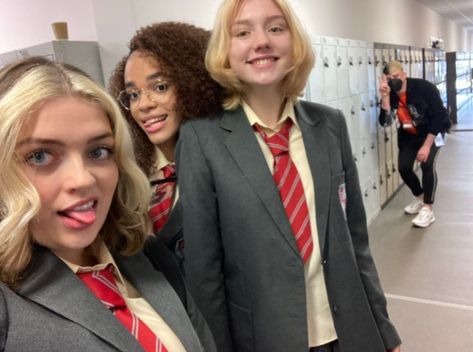 Rhea Norwood, Kizzy Edgell, Yasmin Finney, Heartstopper Cast, Alice Book, Shows On Netflix, Netflix Series, Series Movies, Movies Showing