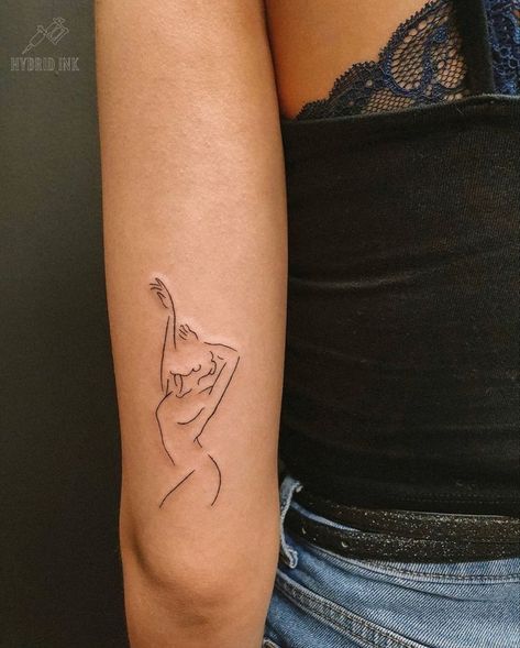 Pb&j Tattoo, One Line Tattoo Woman Silhouette, Women Silhouette Tattoo, Woman Body Tattoo Silhouette, Woman Outline Tattoo, Woman Silhouette Tattoo, Silhouette Tattoos, Classy Tattoos, Discreet Tattoos