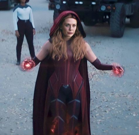 School Costume, X Men Evolution, Elizabeth Olsen Scarlet Witch, Scarlet Witch Marvel, Marvel Photo, Scarlett Witch, Female Hero, Wanda And Vision, Witch Aesthetic