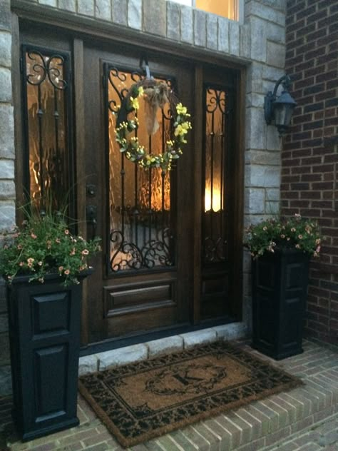 Front door flowerpots Oversized Front Door Entrance, Elegant Doors Entrance, Huge Front Door, Elegant Front Doors, Nice Front Doors, Tuscan Front Door, Entrance Door Design Indian, Main Entrance Door Design Modern, Front Door Entryway Ideas Exterior