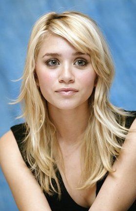 Pin on Ashley-fuller + Mary-Kate Olsen Tmavý Blond, Layered Hairstyles, Medium Length Hair With Layers, Oval Face Hairstyles, Medium Short Hair, Haircut Styles, Long Layered Haircuts, Faux Hawk, Ashley Olsen