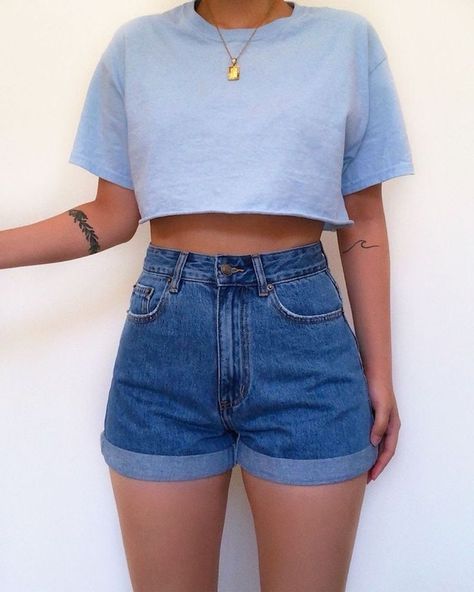 Casual Shorts Outfit, Short Shorts, Teen Fashion Outfits, Looks Vintage, Retro Outfits, Outfits Casuales, Cute Casual Outfits, Simple Outfits, Daily Outfits