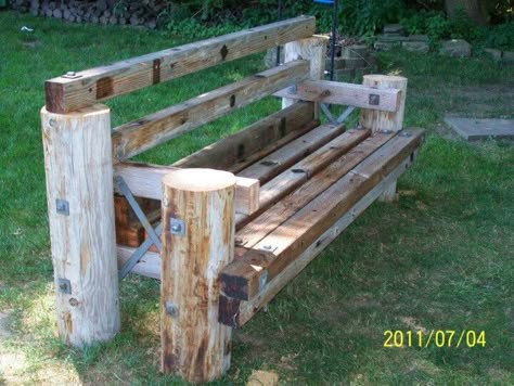 lineman bench!! Jordan would love to make something like this!!! When we buy a house I am so telling him to make this! Diy For The Home, Rustic Benches, Journeyman Lineman, Power Lineman, Lineman Wife, Telephone Pole, Buy A House, Horse Shoe, Wood Bench