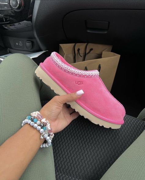 Cute Uggs, Fluffy Shoes, Pink Uggs, Trendy Shoes Sneakers, Dr Shoes, Nike Shoes Girls, Preppy Shoes, Pretty Shoes Sneakers, Jordan Shoes Girls