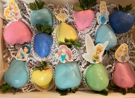 #disney #princess #chocolatecoveredstrawberries Princess Chocolate Covered Strawberries, Princess Theme Chocolate Covered Strawberries, Fairy Chocolate Covered Strawberries, Disney Chocolate Covered Strawberries, Disney Princess Chocolate Strawberries, Fairy Themed Chocolate Covered Strawberries, Chocolate Covered Fruit, Chocolate Strawberries, Covered Strawberries