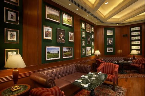 paint a section green...frame it in...add the different pictures Golf Bar, Golf Simulator Room, Golf Clubhouse, Clubhouse Design, Golf Room, Golf Decor, Golf Simulators, Billiard Room, Leather Furniture