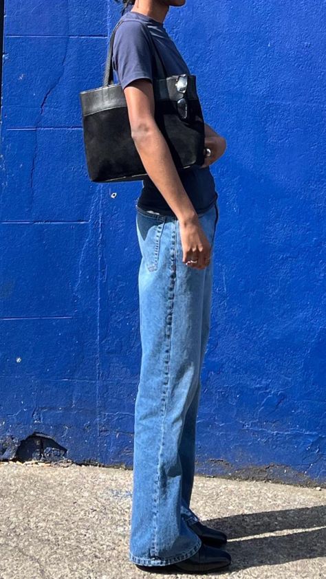 Baggy Jeans Black, Big Coat, Dark Blue Top, Blue Baggy Jeans, French Girl Aesthetic, Light Jeans, Bag Dark, Winter Fits, Cool Fits