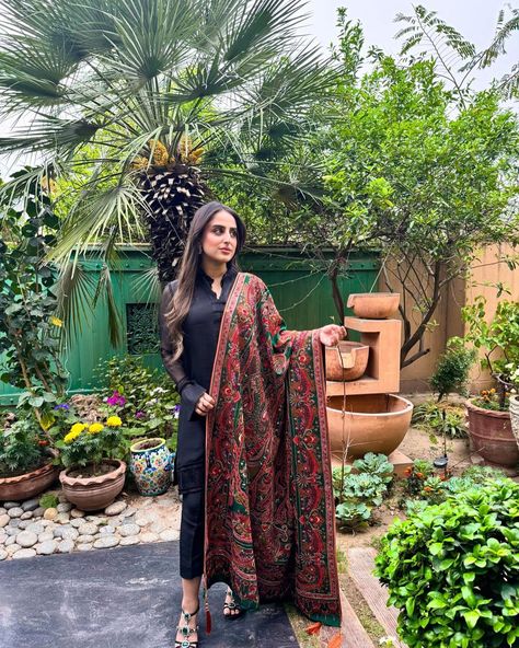 SOLD———Beautiful @jehanniazi in our emerald green kalamkar on silk, truly a classy and fabulous piece #kalamkaar #DHA#shawls #kalamkaarshawls #shawls #lahore #heirloom #heritage #summercollection #beauty #heritage #foreverclassic #shawllover #magnificent #extravagant #generations #art #kashmiri #kalamkaari #suijamashawls #suijamas #rawsilk #georgette #classic #beautiful #summercollection #2024 Kashmiri Shawls, Western Women, Classy And Fabulous, Kurta Set, Raw Silk, Summer Collection, Emerald Green, Shawl, Emerald