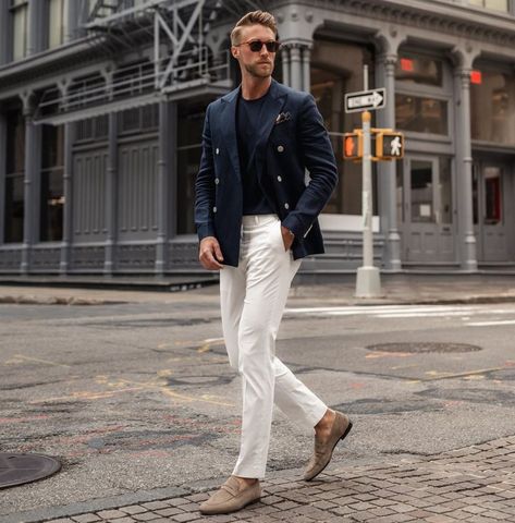 Blazer And Loafers Outfit, Suede Loafers Men Outfit, Suede Loafers Outfit, Loafers Streetwear, Penny Loafers Men Outfit, How To Style Loafers, Loafer Outfits, Loafers Men Outfit, Brown Denim Jacket