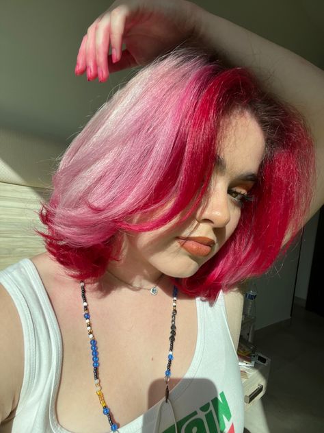 Short Red And Pink Hair, Multi Color Red Hair, Pink Roots Red Hair, Bright Red And Pink Hair, Pink Hair Red Tips, Multi Colored Short Hair, Multi Color Hair Dye Ideas, Multi Colored Hair Short, Pink And Red Hair Dye