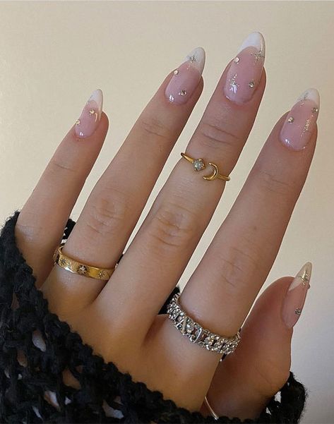 Star Gel X Nails, Clear Star Nails Acrylic, Star Acrilyc Nails, French Tip Acrylic Nails With Stars, Diamond Star Nails, Almond Star Nails Designs, French Manicure With Stars, Small Star Nails, Nails Y2k Simple