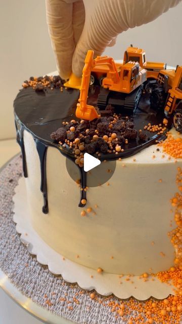 Alex LaRosa on Instagram: "Caution sprinkle zone ahead ⚠️  🚜 usually not a fan of a non edible toy on a cake but I’ve made an exception for these construction cakes  🍰 confetti cake filled with strawberry jam topped with vanilla buttercream   Cake @preppykitchen Buttercream @cake_historian Jam @ italianwifebakes  Inspiration @cakenest.in  Sprinkles @riverroadsprinkleco  Topper inspiration @sugarandsparrowco crushed rocks @oreo   . . . . #cakedecorator #cakedesigner #food52 #thefeedfeedbaking #cakedecorating #cake #constructionvehicles   #cakelover #bakersspotlight #bakersofinstagram  #instacake #bakefromscratch #bakedinbrooklyn #constructioncake #construction #sprinkles #dumptruck #excavator #buttercream #buttercreamcakes #caketutorial #piping #pipingskills #dripcake #kidsparty #happybir Vanilla Buttercream Cake, Excavator Cake, Construction Birthday Cake, Construction Cake, Confetti Cake, Construction Birthday, Cake Lover, Vanilla Buttercream, Grooms Cake