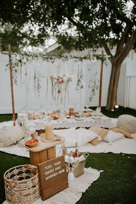 Bridal Shower Picnic, Bridal Picnic, Picnic Baby Showers, Boho Garden Party, Bridal Shower Inspo, Picnic Theme, Backyard Picnic, Picnic Inspiration, Picnic Decorations