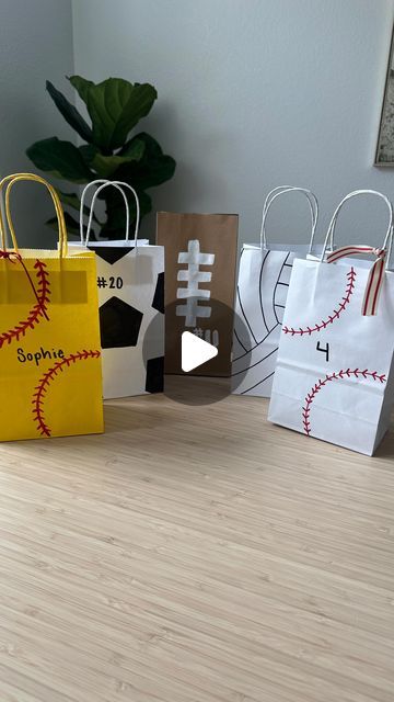 l i n z y ✌🏼 on Instagram: "Part two! But hear me when I say plain paper bags work fine and we do that all the time over here 🙋🏼‍♀️👏🏼🏈⚾️⚽️���🥎🏐 (if I can find orange bags I will share basketball inspo too!)This is just inspo for those of you who want to do this type of thing!" Volleyball Gift Bag Ideas, Volleyball Gift Bags, Baseball Theme Gifts, Volleyball Snacks, Upcycle Paper, Athletic Fall, Orange Bags, Softball Bags, Volleyball Bag