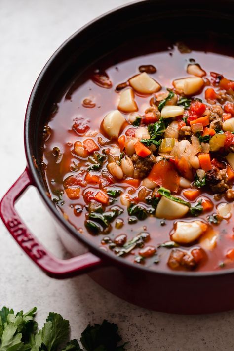 Hearty Minestrone Soup Recipe {the BEST!} - plays well with butter Recipe For Minestrone Soup, Hearty Minestrone Soup Recipe, Soup With Italian Sausage, Sausage Beans, Turkey Italian Sausage, Hearty Soup Recipes, Minestrone Soup Recipe, Italian Sausage Soup, Winter Soup