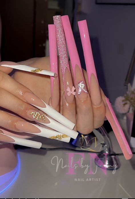 Extremely Long Nails, Xxl Nails, Fake Acrylic Nails, Pink White Nails, Long Square Nails, Gel Toe Nails, Long Nail Designs, Ombre Acrylic Nails, Nails Design With Rhinestones