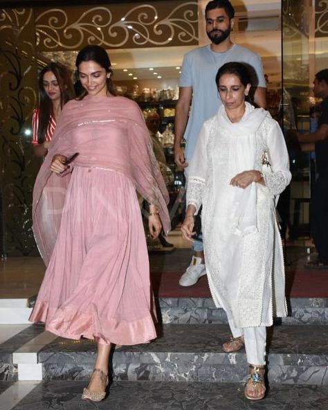 Deepika Padukone goes wedding shopping with her mother? These PHOTOS say it all! @pinkvilla 😍 . . #deepikapadukone #deepee #weddingbells… Punjabi Dresses, Deepika Padukone Style, Wedding Shopping, Beautiful Sarees, Indian Designer Suits, Casual Indian Fashion, Traditional Indian Outfits, Kurta Designs Women, Ethnic Outfits