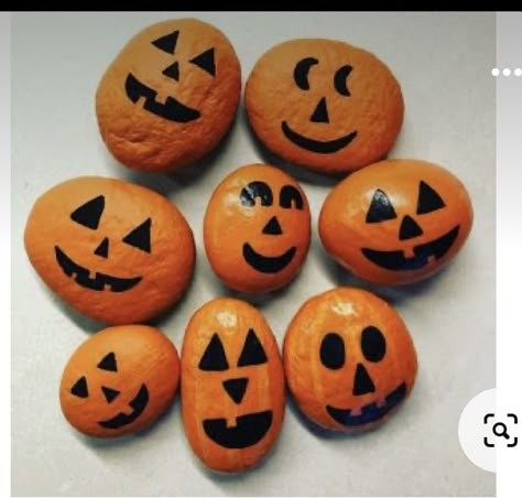 Pumpkin Rocks, Rock Projects, Fairy Garden Gifts, Christmas Jobs, Creative Pumpkin Painting, Painting Pumpkin, No Carve Pumpkin Decorating, Halloween Rocks, Painted Pumpkin