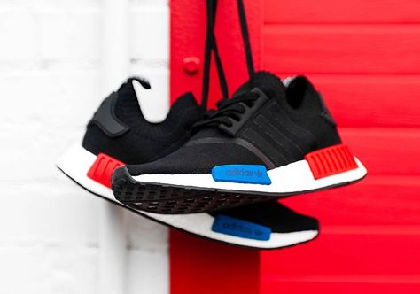 #sneakers #news US Stores Are Releasing Their adidas NMD OG Pairs Now Adidas Nmd R1 Black, Derrick Rose, Adidas Nmd R1, Nmd R1, Hype Shoes, Milan Fashion Weeks, Adidas Nmd, Adidas Sport, Styling Tips