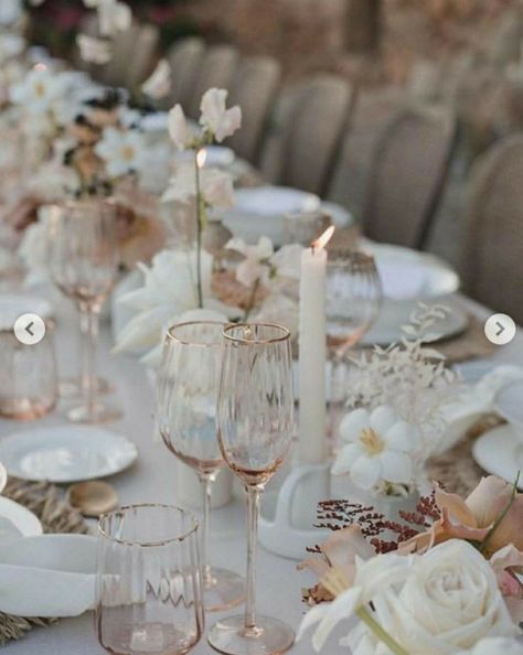 Ethereal Modern Wedding, Pink Beige And Gold Wedding, Beige Candles Wedding, Cream Wedding Table Setting, Nude Table Setting, Neutral Wedding Table Setting, Wedding Guest Table Centerpieces, Romantic Table Setting, Soft Pink Wedding