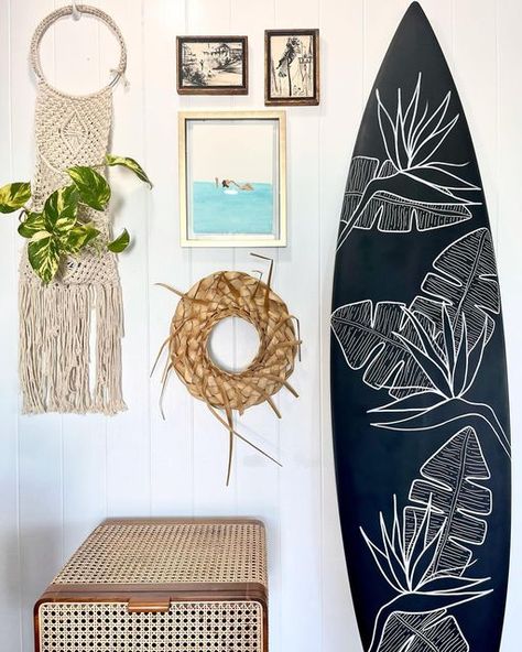 Diy Surfboard Decor, Surf Bedroom, Surfboards Artwork, Surfboard Art Design, Surfboard Painting, Ocean Room, Surfboard Decor, Surfboard Wall Art, My Own Home