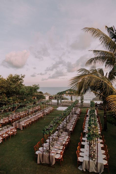 Bali Wedding Flowers, Garden Beach Wedding, Bali Outdoor, Destination Wedding Cost, Cliff Wedding, Wedding Notebook, Bali Wedding, Future Wedding Plans, Hawaiian Wedding