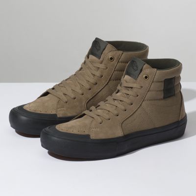 VHGU23 - SK8-Hi Pro Foot Shoes, Mens Vans Shoes, Tenis Vans, Snowboard Shop, Vans Men, Vans Converse, Mens Boots Fashion, Longboards, Limited Run