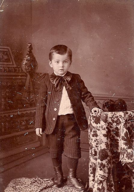 Victorian boy by sctatepdx, via Flickr Victorian Boy Aesthetic, Victorian Children's Clothing, Victorian Boy, Vintage Children Photos, Victorian Life, Girls Clothes Patterns, Sweet Photo, Victorian Photos, The Reader