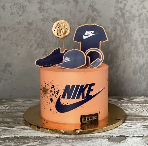 Nike Cake Design, Nike Themed Cake, Cake For 11th Birthday Boy, Birthday Cake 16 Boy, Boys 10th Birthday Cake, Birthday Cake For 18th Birthday Boy, Nike Cake Topper, Nike Cake Ideas Birthdays, Men Bday Cakes Ideas