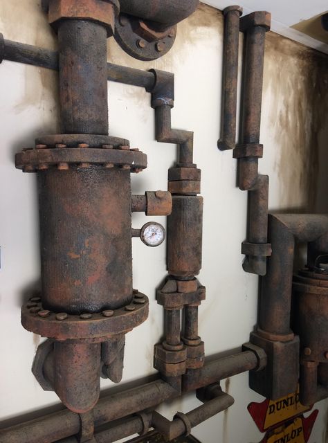 Faux steampunk pipes that are made out of foam. http://ift.tt/2tCK1Ml Steampunk Interior, Steampunk Home Decor, Home Designing, Steampunk Wall, Steampunk House, Industrial Pipe, Howls Moving Castle, Industrial Art, Mad Scientist