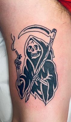 Tattoos Delicate, Grim Reaper Tattoo, Reaper Tattoo, Tattoos Sleeve, Scary Tattoos, Skeleton Tattoos, Tattoos Geometric, Old School Tattoo Designs, Mermaid Tattoo