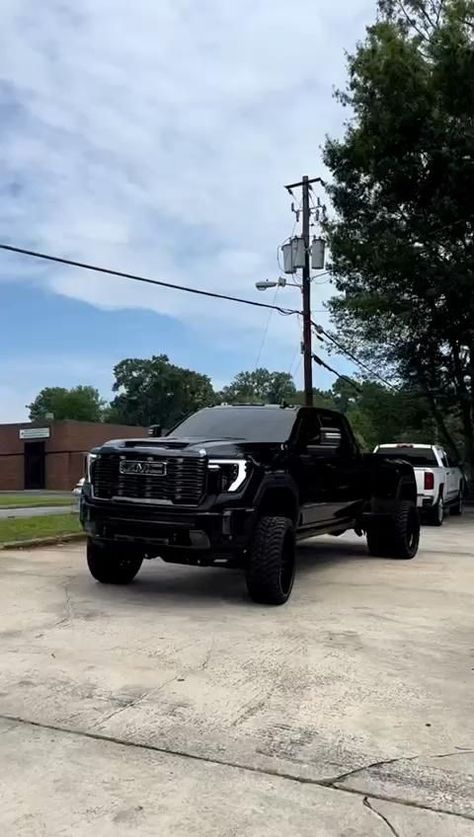 Black Trucks Ford, Blacked Out Truck, Black Ram Truck, Offroad Outlaws, Gmc Denali Truck, Shorts Photography, Blacked Out Cars, Truck Videos, Truck Photography