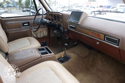 K5 Blazer Interior, Chevy Blazer K5, 87 Chevy Truck, Blazer K5, Chevy Vehicles, Upholstery Ideas, Custom Chevy Trucks, C10 Trucks, Egyptian Tattoo