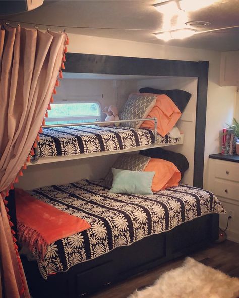 The top bunk rail is finally installed🙌🏼. It was quick and easy to put together just took a week of laying around before we actually put… | Instagram Camper Bunk Room, Bunker Home, Motorhome Remodel, Camper Interior Design, Rv Interior Remodel, Cool Kids Bedrooms, Top Bunk, Camper Trailer Remodel, Vintage Camper Remodel