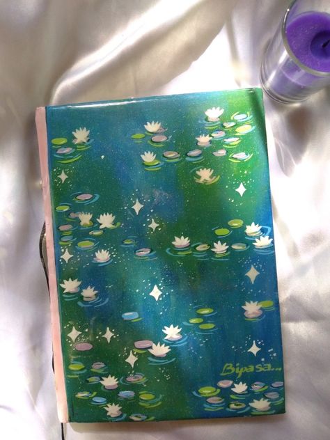 Sketch Pad Cover Ideas, Aethstetic Sketchbook, Art Covers Sketchbooks, Things To Draw On The Front Of A Sketch Book, Customizing Sketchbook Cover, Notebook Cover Design Painting, Schetchbook Cover Ideas, Art Book Covers Sketchbooks, Paint Book Cover Ideas