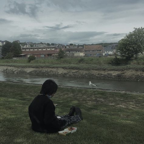 basically my parents were arguing while eating in the car so i went outside to eat with the bird :3 Parents Arguing Aesthetic, Parents Arguing, Eating In The Car, Writing Scenes, Scene Image, Our Town, Beautiful Dark Art, In The Car, My Parents