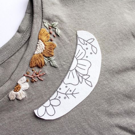 Tshirt Hand Embroidery Ideas, Simple Embroidered Designs, Floral Embroidery On Clothes, Kids Hand Embroidery Designs, Easy Clothing Embroidery, Embroidery Flower Template, Floral Hand Embroidery Designs, Embroidery Ideas For Clothes, Embroidery Design For Tshirt