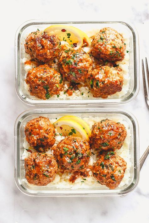 Garlic Butter Chicken Meatballs with Cauliflower Rice Meal Prep - #mealprep #recipe #eatwell101 - Cheesy, juicy and so flavorful! Chicken meatballs are easy to put together for the ultimate meal prep lunch. - #recipe by #eatwell101 Rice Bowl Ideas Lunch Recipes, Lunch To Bring To Work, Prep Dinner Meals, Pregnancy Lunch Meal Prep, Gluten Free Dairy Free Meal Prep, Easy Lunch Prep For The Week, Sloppy Joe Meal Prep, Cauliflower Rice Meals, Meatballs And Cauliflower Rice