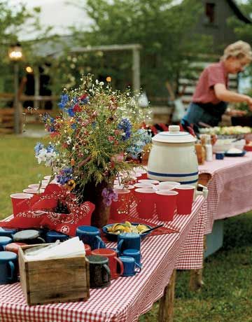 Backyard BBQ! http://happily.io #happily #wedding #rehearsal #dinner