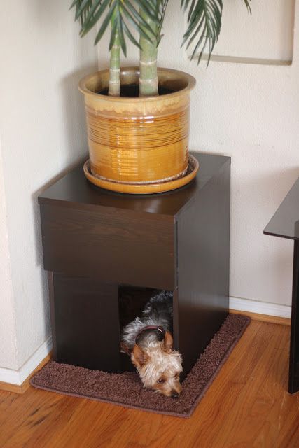 Indoor Custom Dog House from my favorite furniture DIYers: IKEA Hackers. Stylish and space-saving! Hackers Ikea, Ikea Nightstand, Animal Bed, Dogs House, Custom Dog Houses, Kitty Crafts, Dog Bed Modern, Indoor Dog House, Cats 101