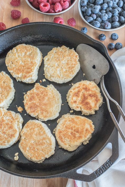 Lightly crisped on the outside, tender and delicate on inside, these rich, buttery Stovetop Biscuits make an incredible addition to almost any meal. #breakfast #brunch #camping #biscuits #skilletbiscuits #recipes Stovetop Biscuits, Camping Biscuits, Baking Soda Clay, Egyptian Recipes, Making Biscuits, Meal Breakfast, Breakfast Biscuits, How To Make Biscuits, 3 Ingredient Recipes