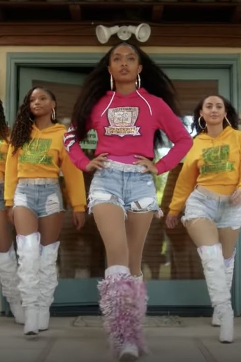 When Does Grown-ish Season 3 Premiere? Grown Ish Aesthetic, Grownish Cast, Grown Ish Hairstyles, Grownish Outfits, Grown Ish Outfits, Zoey Johnson, Francia Raisa, Unexpected Pregnancy, Grown Ish