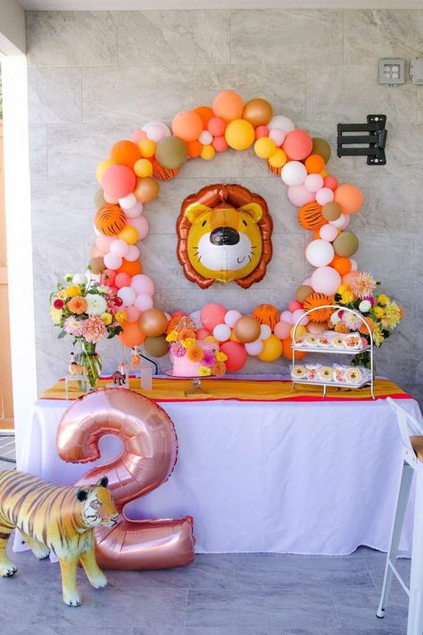 Pink And Orange Party Decor, Orange Party Decor, Pink And Orange Party, Girls Party Ideas, Party Ideas Summer, Second Birthday Photos, Party Balloon Garland, Lion Birthday Party, Cheetah Party