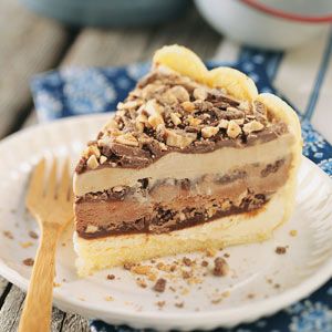 Taste of Home: Ladyfinger Ice Cream Cake Recipe #cooking #recipes Fudge Ice Cream, Dessert Oreo, Easy Sweets, Ice Cream Cake Recipe, Speak Easy, Coffee Ice, Toffee Bits, Lady Fingers, Cooking Spray