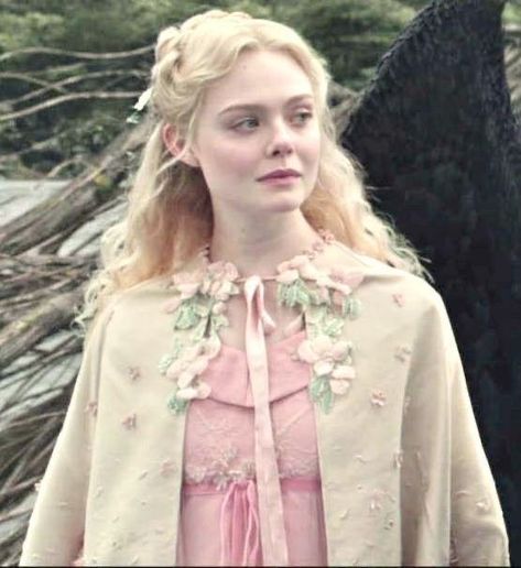 Ellie Fanning, Victorian Nightgown, Coquette Fairy, Princess Aurora, Angel Face, Elle Fanning, Dream Hair, Blonde Girl, Aesthetic Pictures