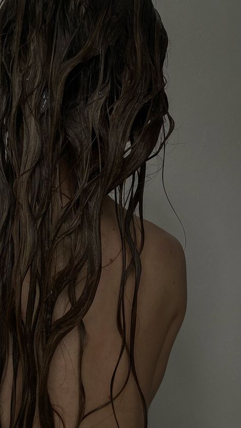 Faceless Hair Pics, Hair Health Aesthetic, Hair Wash Aesthetic, Wet Hair Aesthetic, Background Hair, Head Spa, Work Hairstyles, Oily Hair, Washing Hair